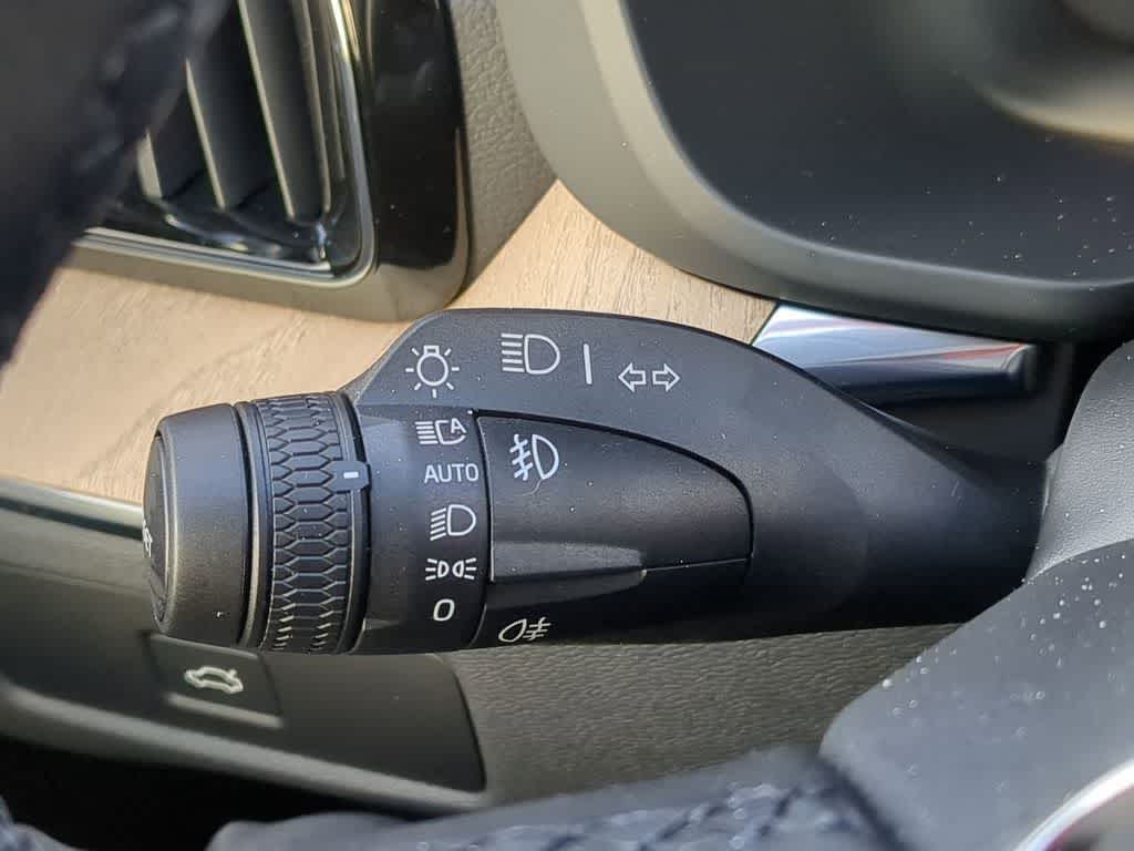 Thumbnail: 2026 Volvo XC60 - 25