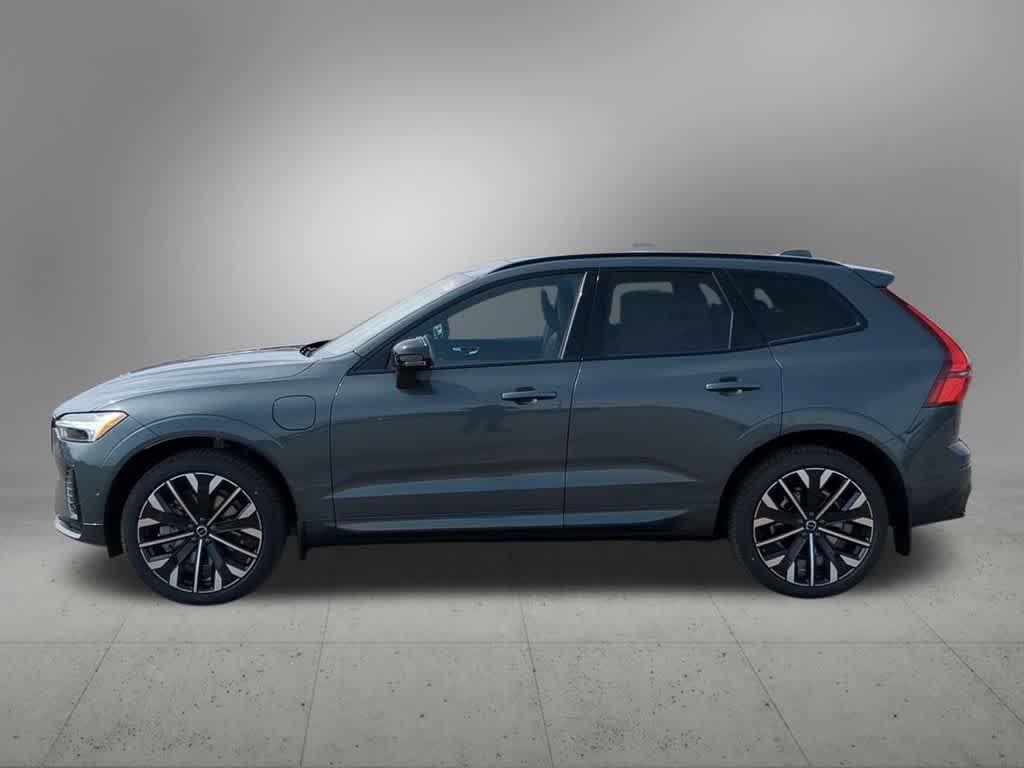 Thumbnail: 2026 Volvo XC60 - 3