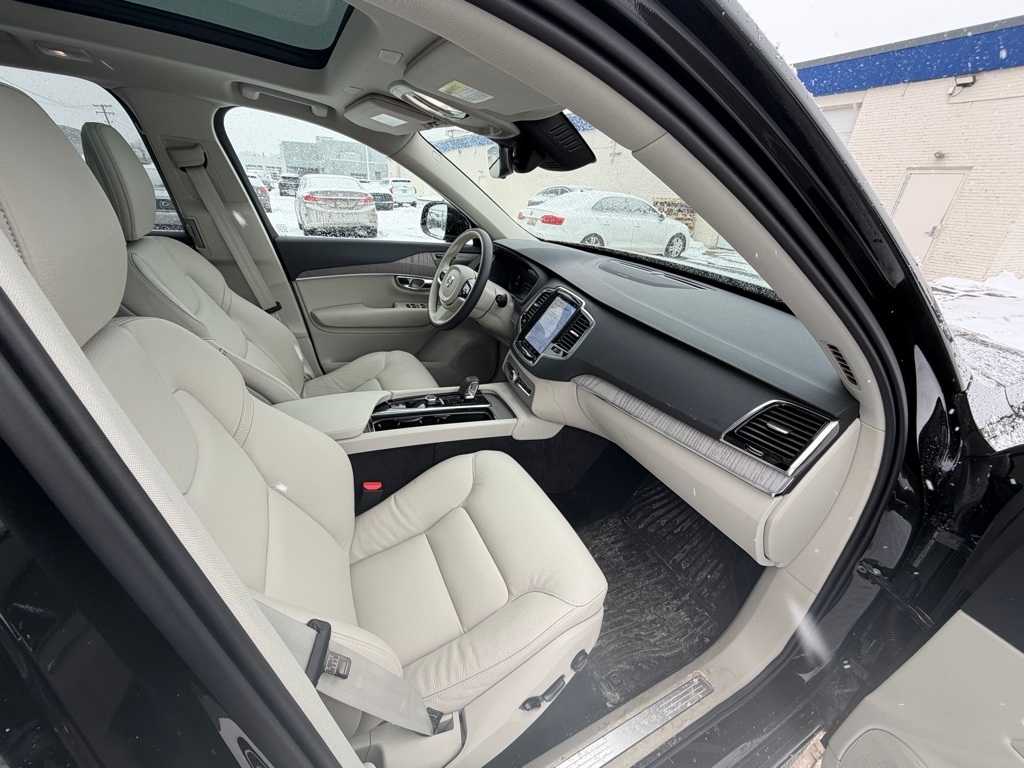 Thumbnail: 2025 Volvo XC90 - 14