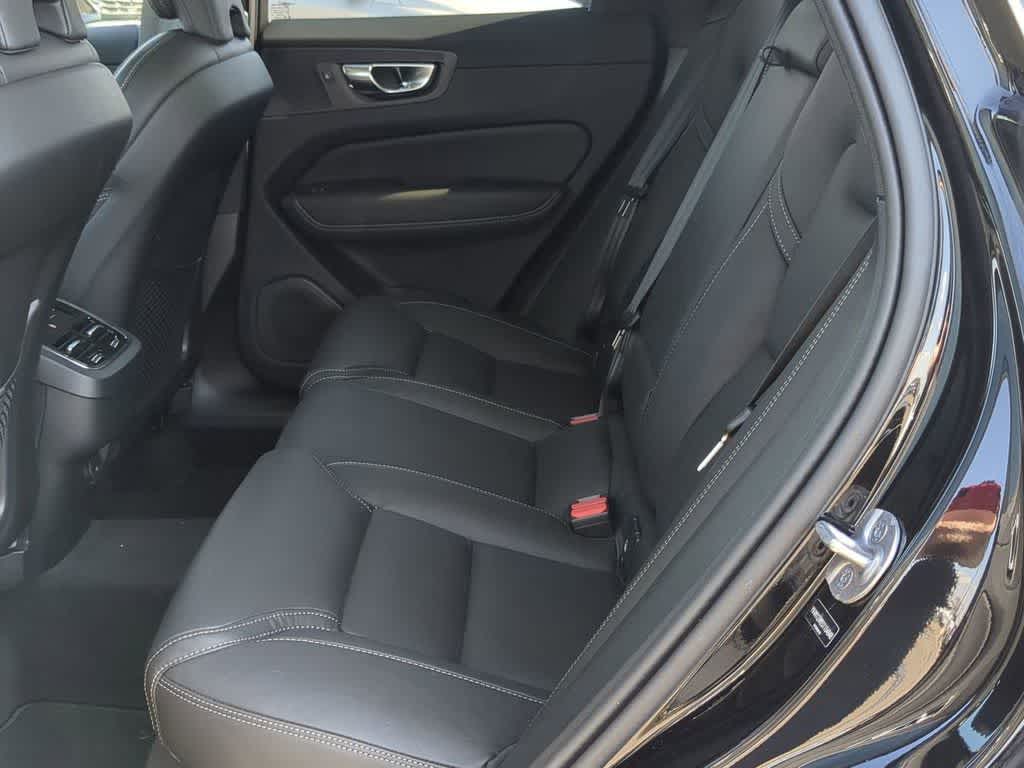 Thumbnail: 2025 Volvo XC60 - 18