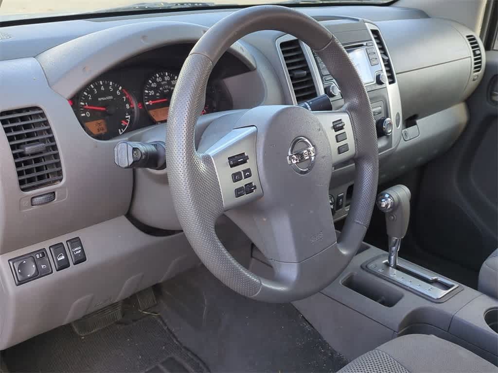 2018 Nissan Frontier SV photo 2