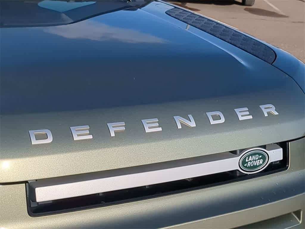 Thumbnail: 2022 Land Rover Defender - 12