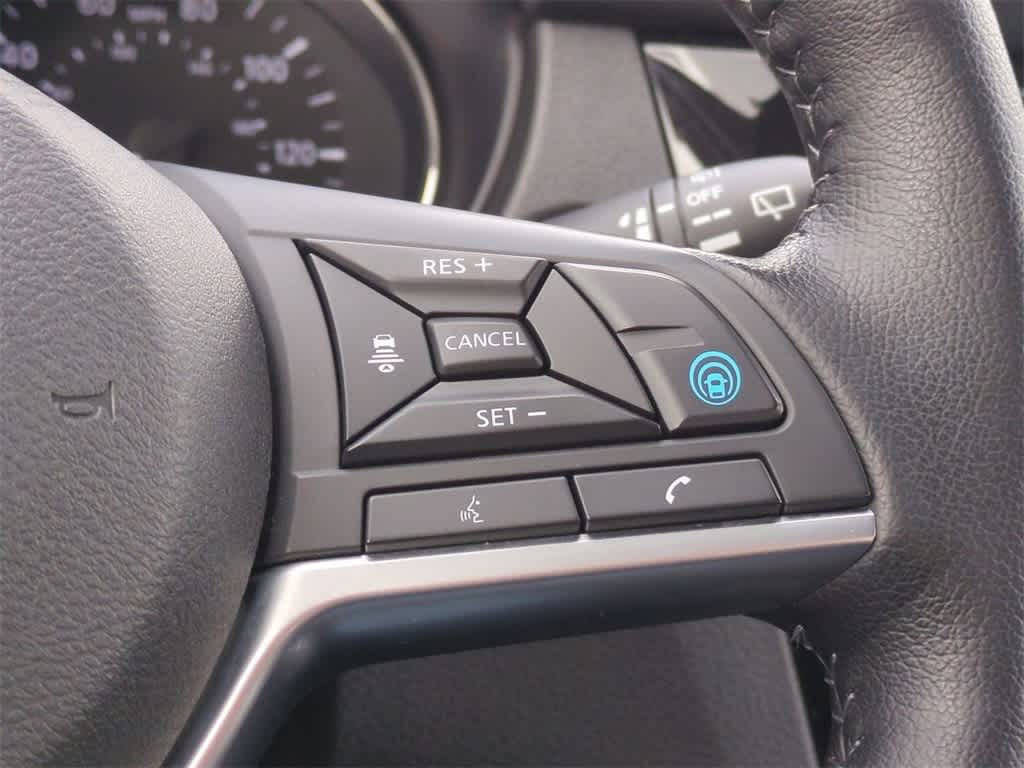 Thumbnail: 2022 Nissan Rogue Sport - 24