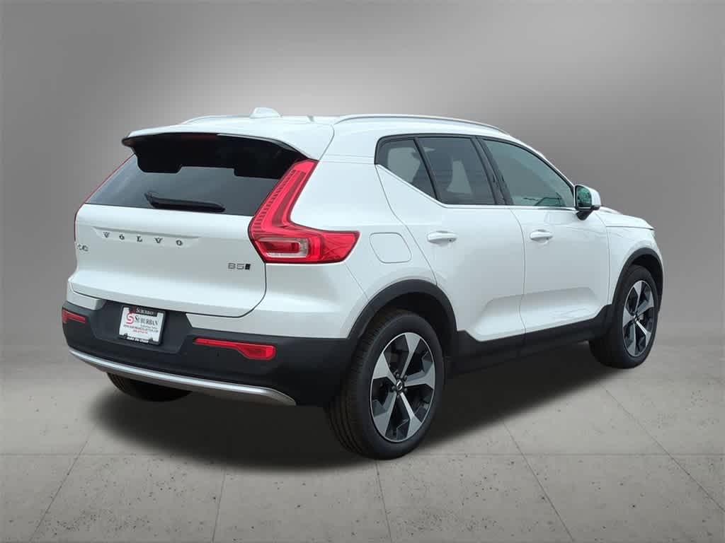 Thumbnail: 2025 Volvo XC40 - 6
