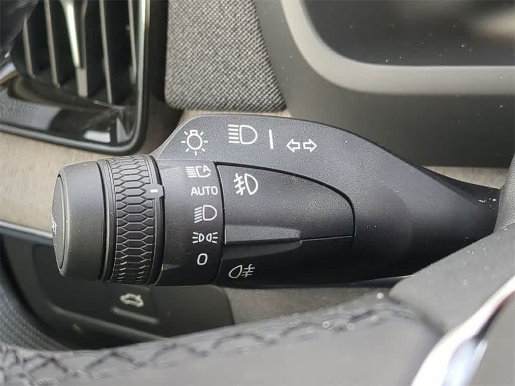 Thumbnail: 2026 Volvo XC90 - 18