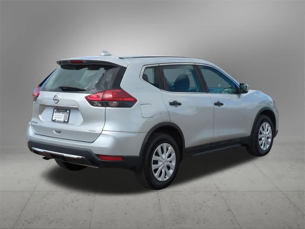 Thumbnail: 2017 Nissan Rogue - 6