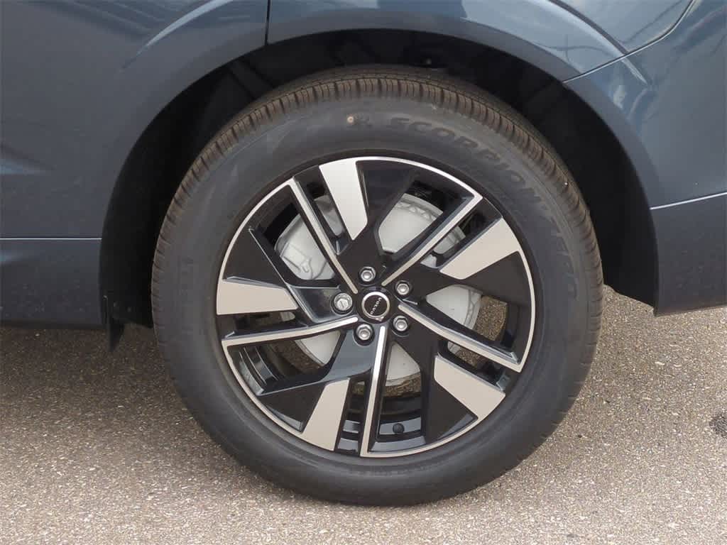 Thumbnail: 2026 Volvo XC60 - 13