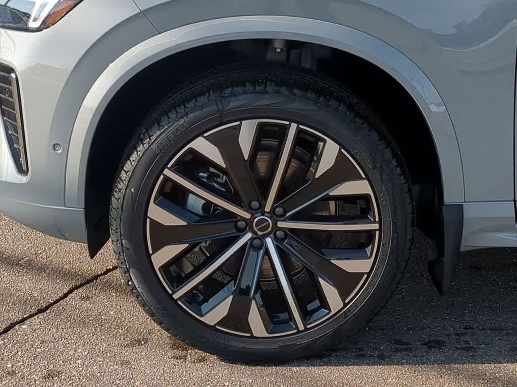 Thumbnail: 2026 Volvo XC90 - 13