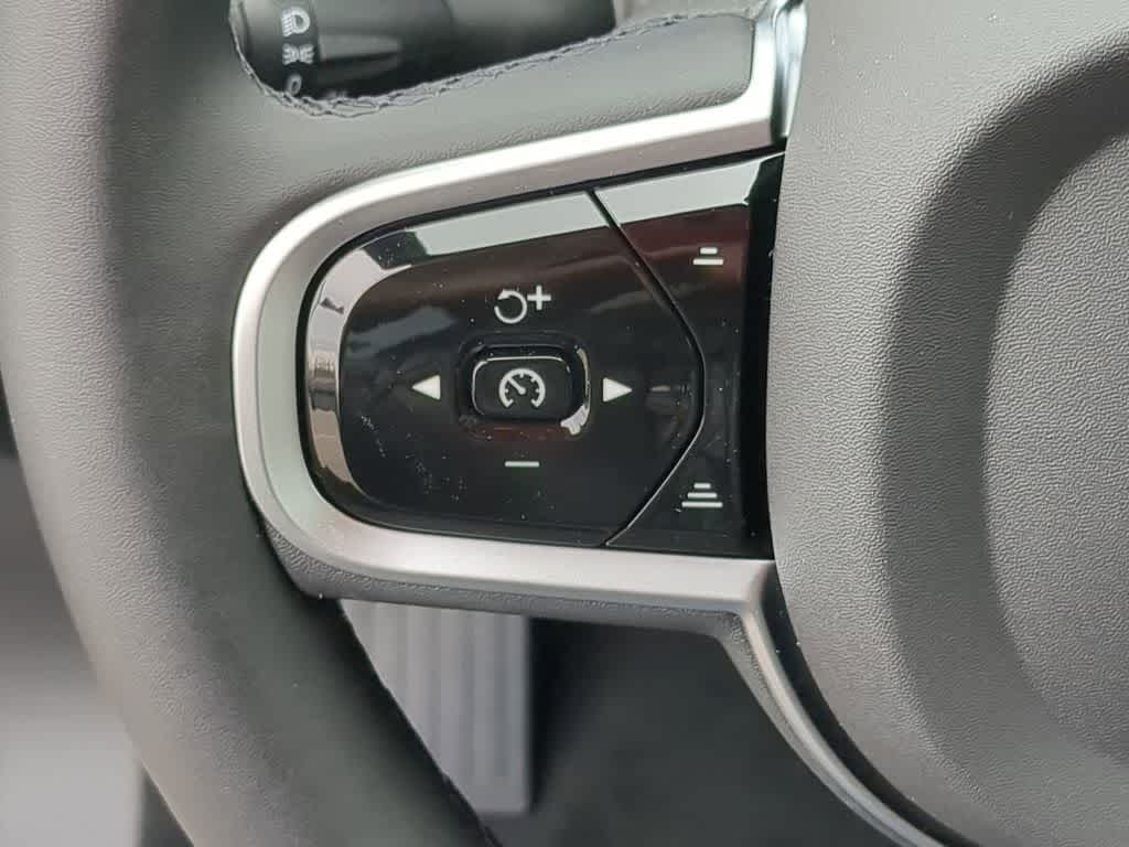 Thumbnail: 2026 Volvo XC90 - 24