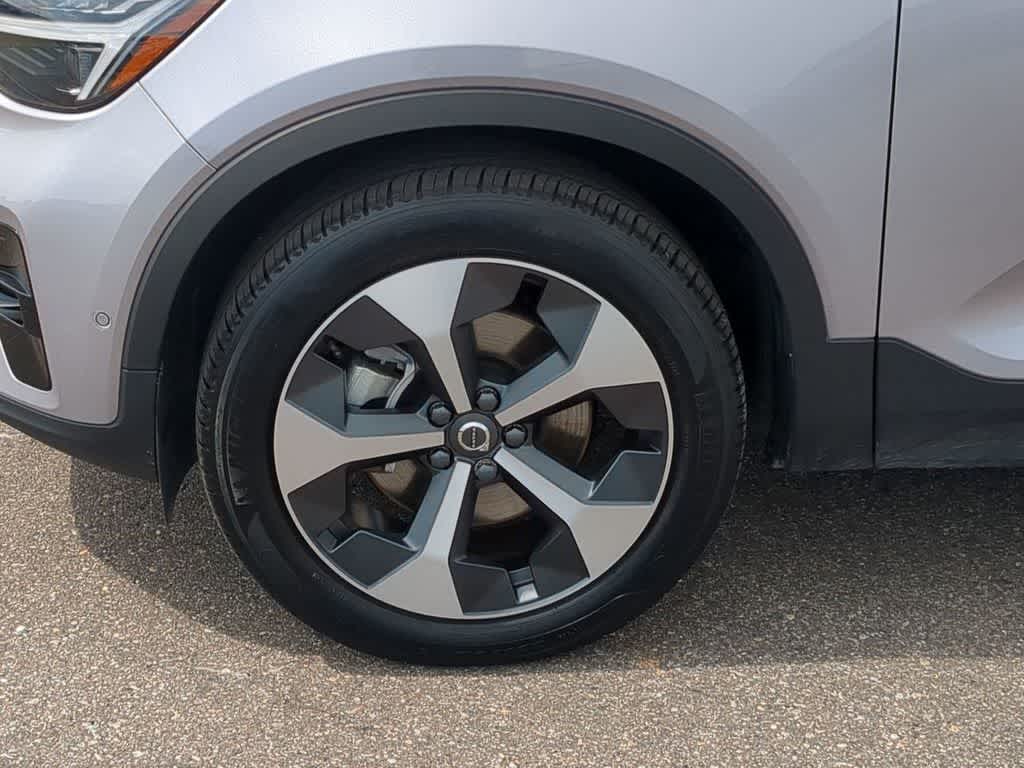 Thumbnail: 2026 Volvo XC40 - 12