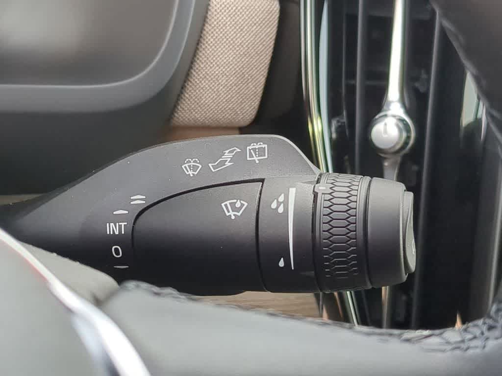 Thumbnail: 2026 Volvo XC90 - 26