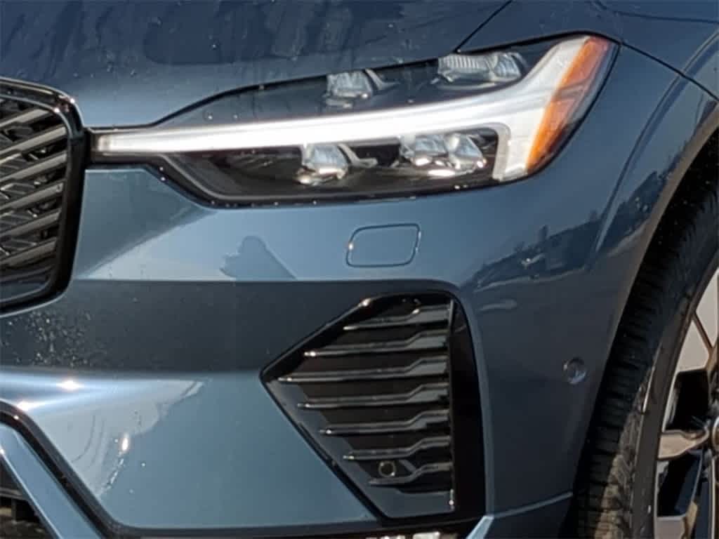 Thumbnail: 2026 Volvo XC60 - 10