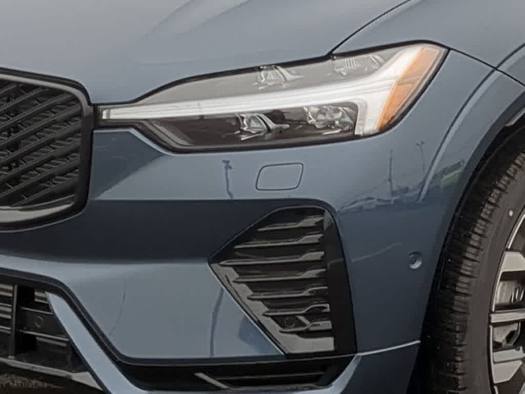 Thumbnail: 2026 Volvo XC60 - 10