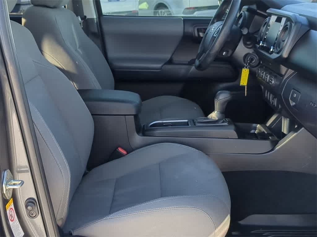 Thumbnail: 2020 Toyota Tacoma - 20