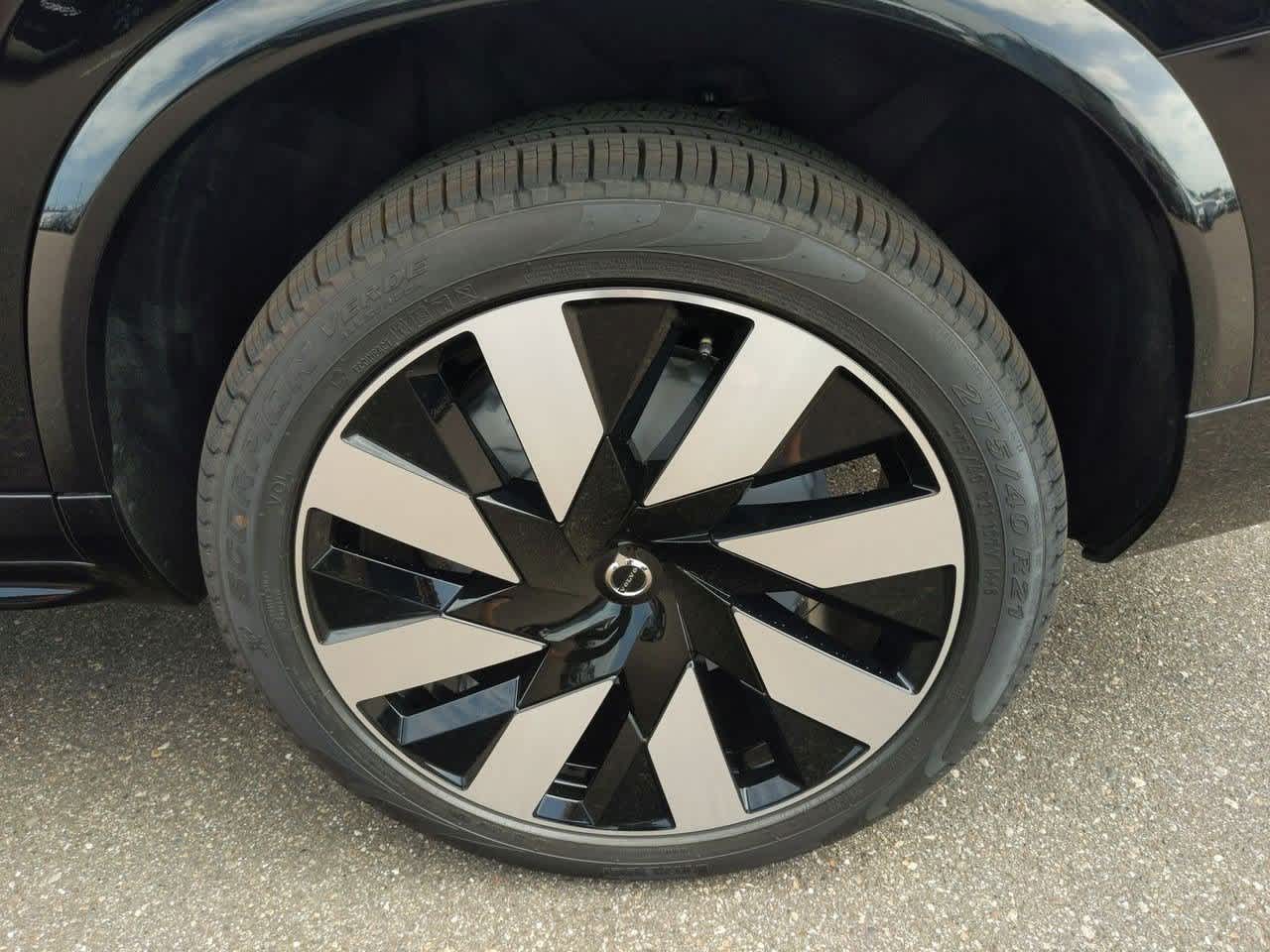 Thumbnail: 2025 Volvo XC90 - 12