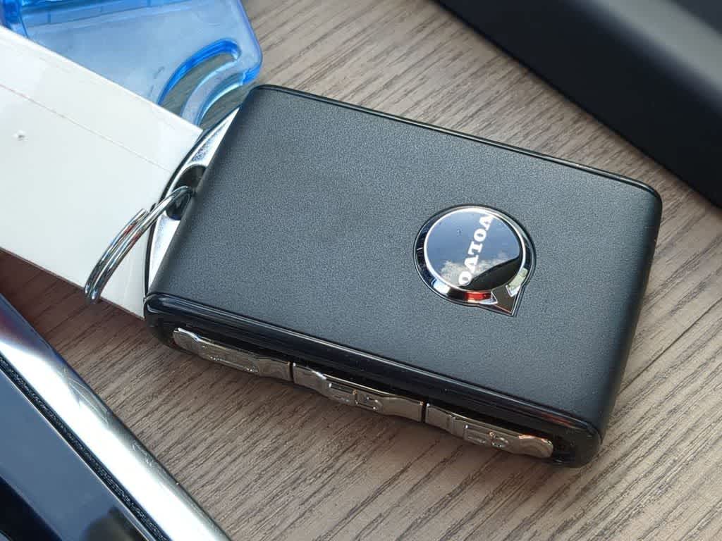 Thumbnail: 2026 Volvo XC60 - 32