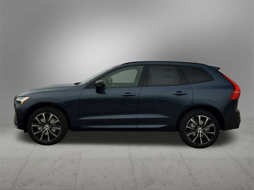 Thumbnail: 2025 Volvo XC60 - 3