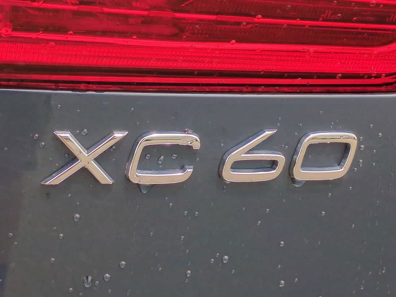 Thumbnail: 2025 Volvo XC60 - 11