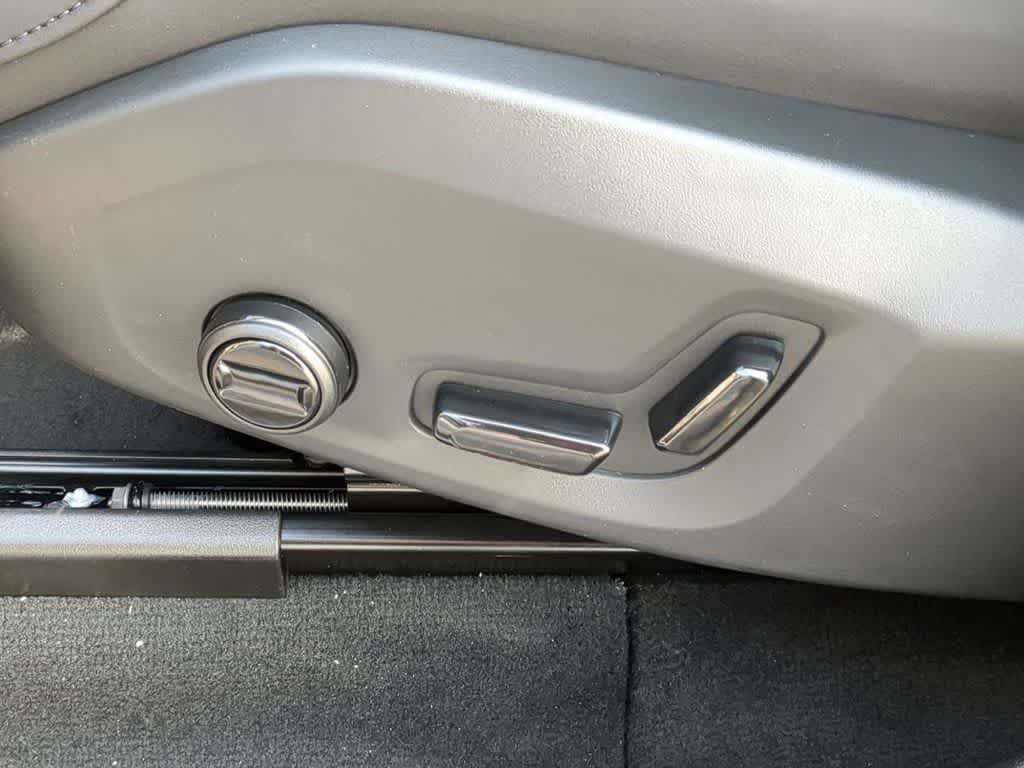 Thumbnail: 2026 Volvo XC60 - 16