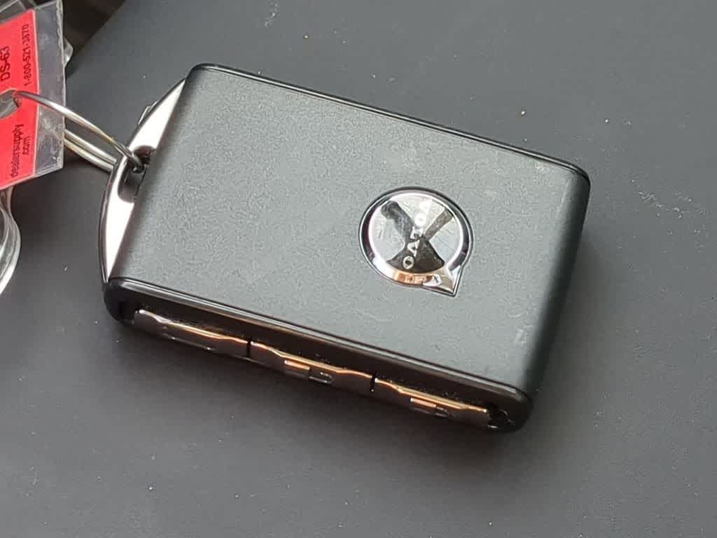 Thumbnail: 2026 Volvo XC60 - 32