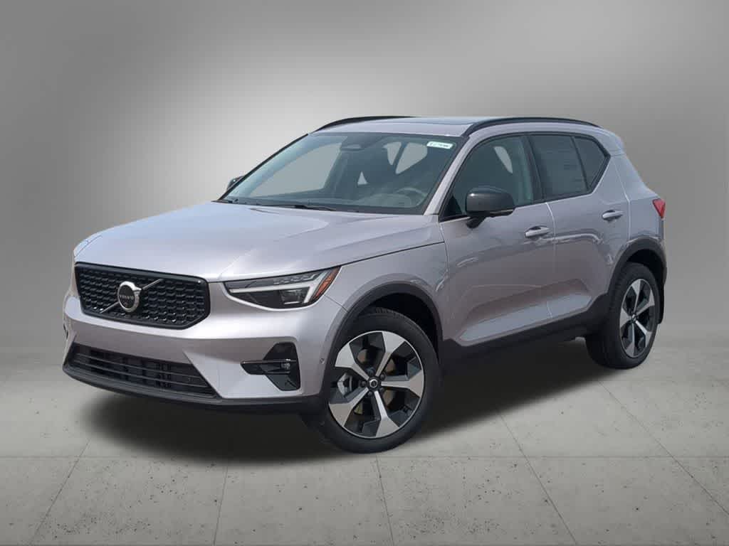Thumbnail: 2026 Volvo XC40 - 1