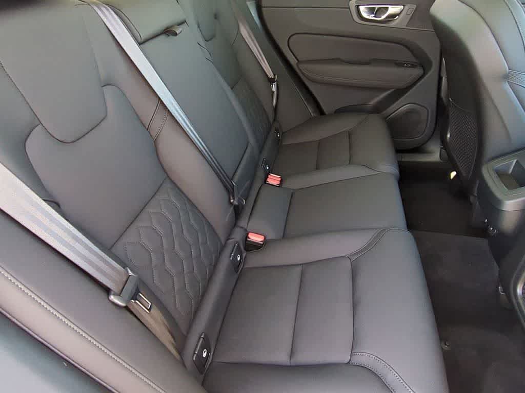 Thumbnail: 2026 Volvo XC60 - 20