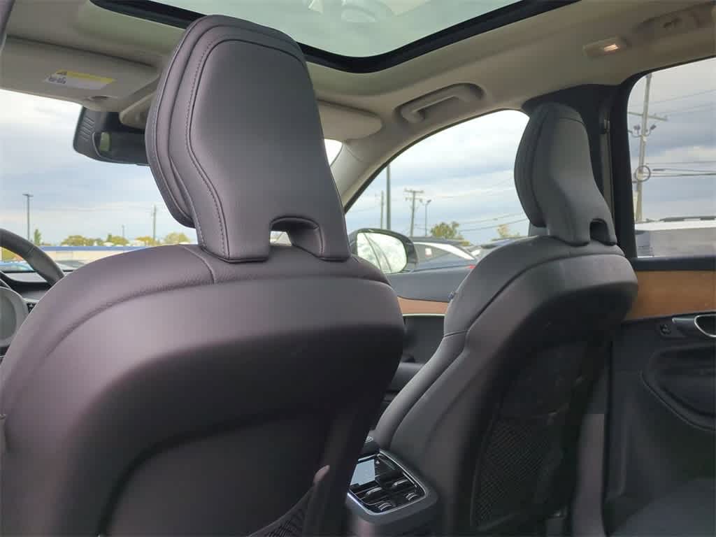 Thumbnail: 2025 Volvo XC90 - 17
