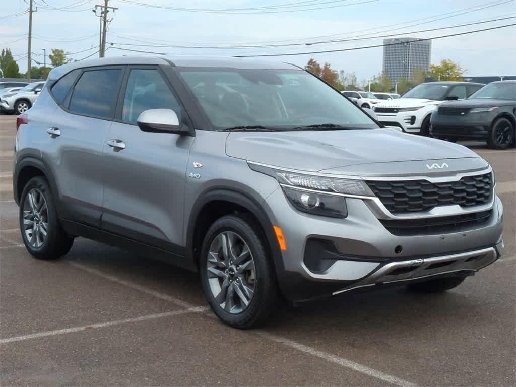 Thumbnail: 2022 Kia Seltos - 8