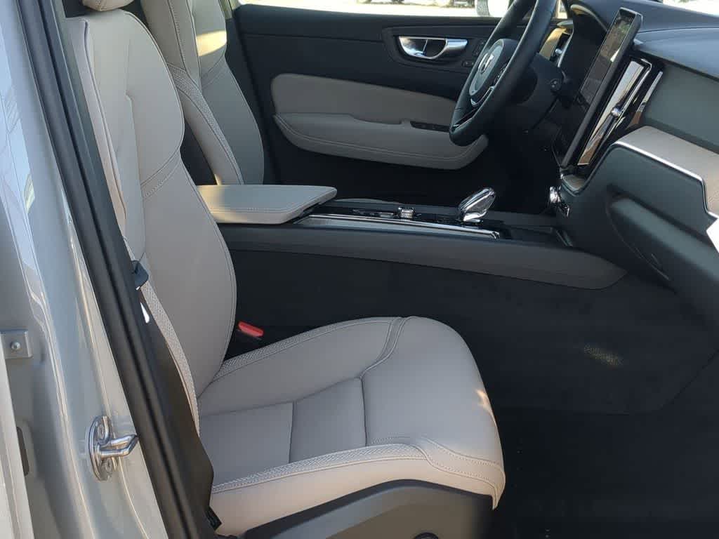 Thumbnail: 2026 Volvo XC60 - 20