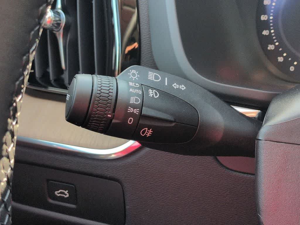 Thumbnail: 2026 Volvo XC60 - 27