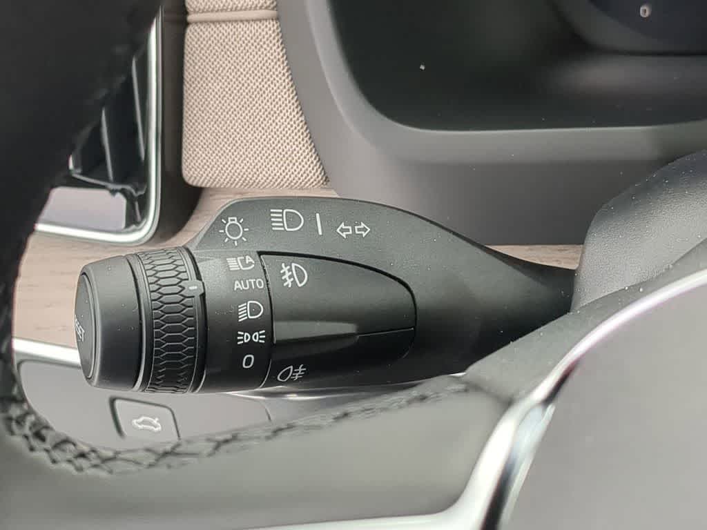 Thumbnail: 2026 Volvo XC90 - 25