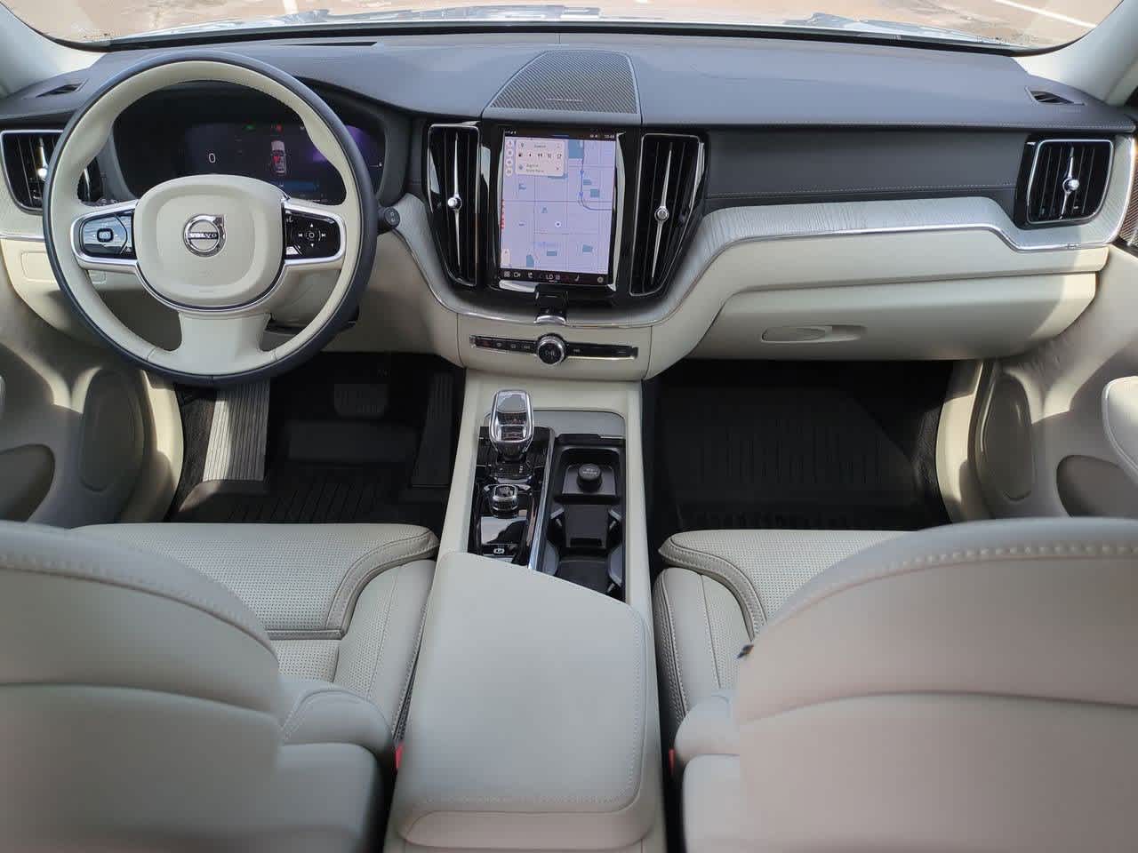 Thumbnail: 2025 Volvo XC60 - 14