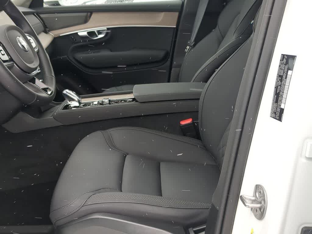 Thumbnail: 2025 Volvo XC90 - 15