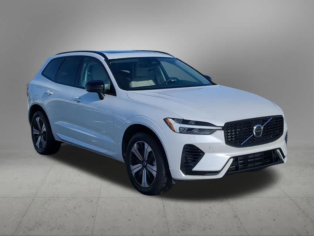 Thumbnail: 2025 Volvo XC60 - 8