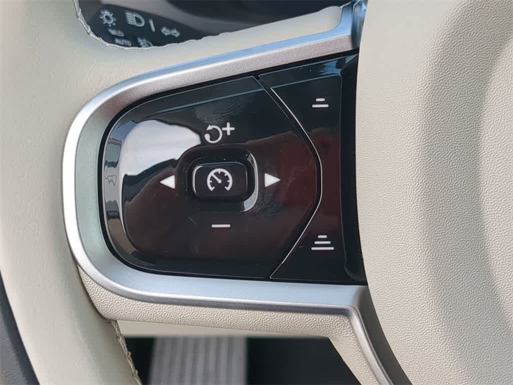 Thumbnail: 2026 Volvo XC60 - 22