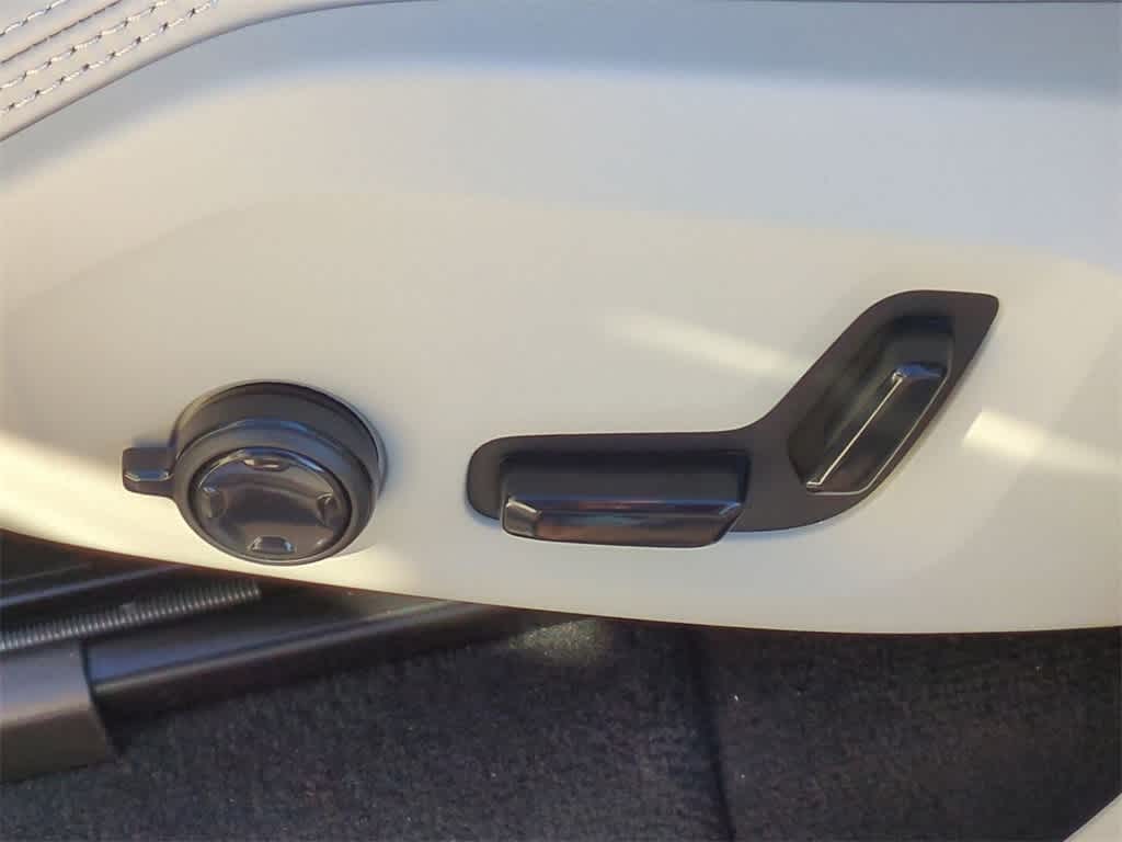 Thumbnail: 2026 Volvo XC90 - 15