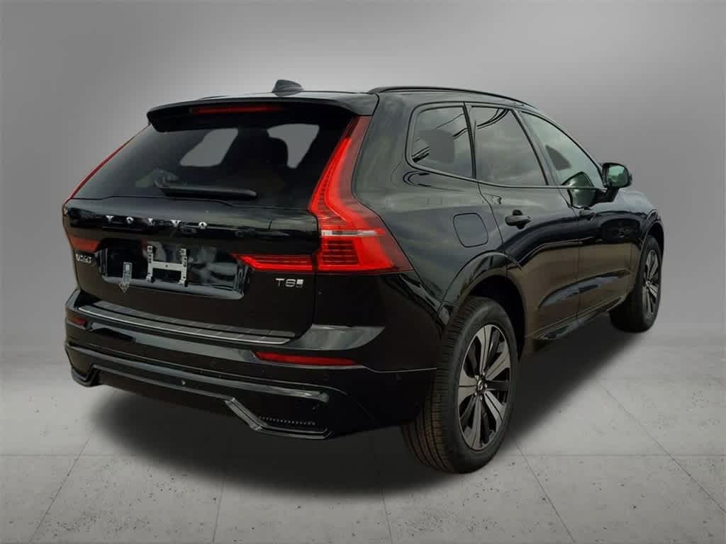 Thumbnail: 2025 Volvo XC60 - 6