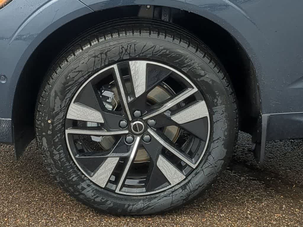 Thumbnail: 2026 Volvo XC60 - 13