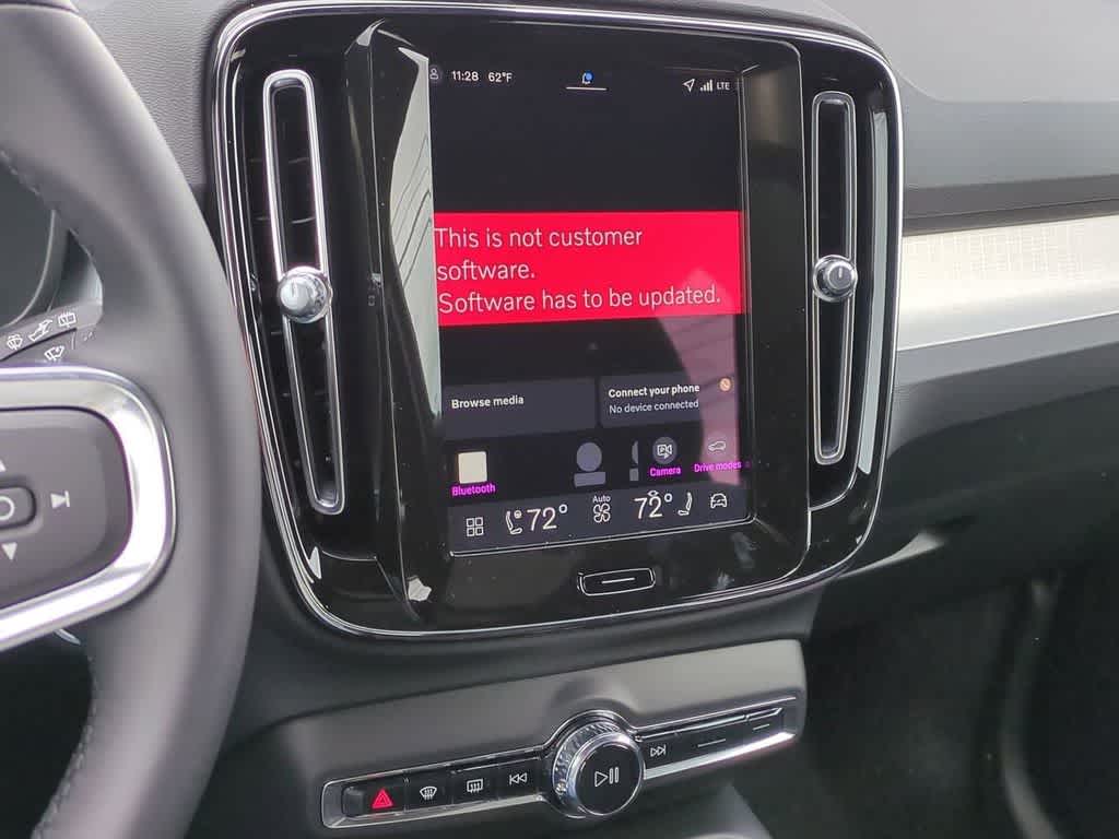 Thumbnail: 2026 Volvo XC40 - 28