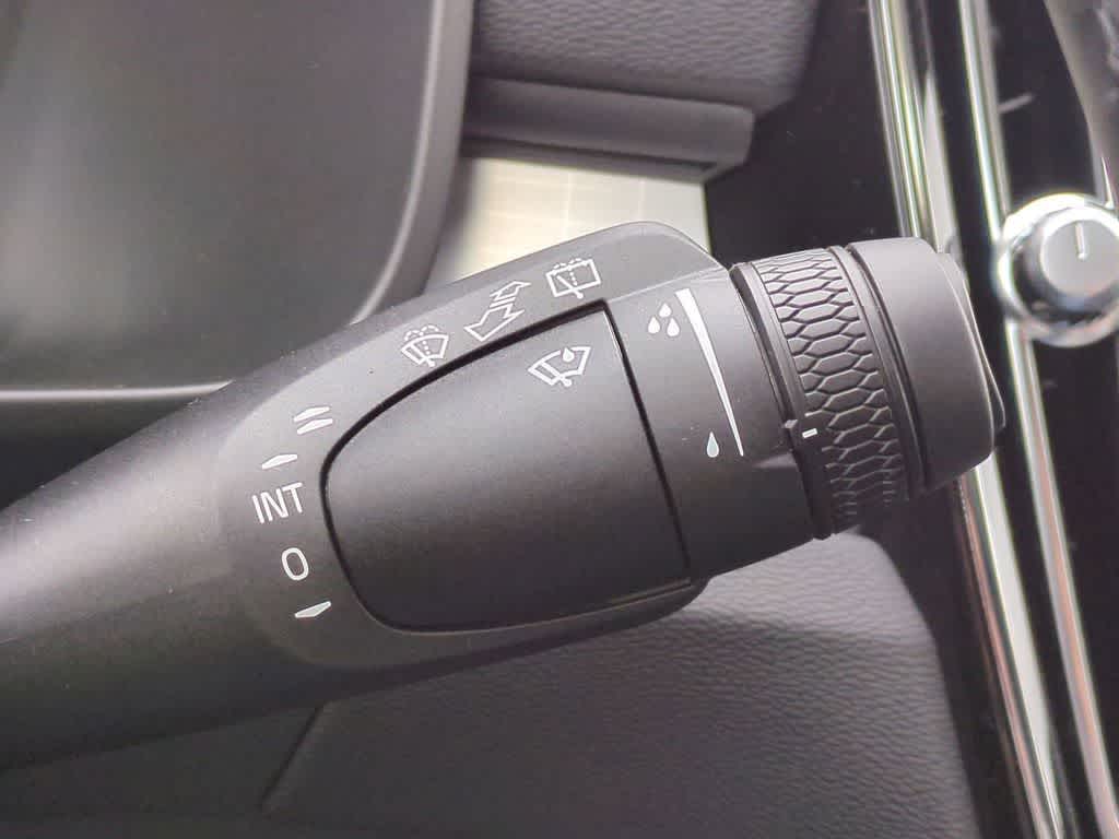 Thumbnail: 2026 Volvo XC40 - 26