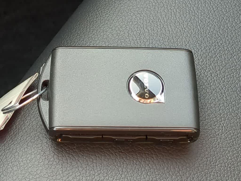 Thumbnail: 2026 Volvo XC40 - 32