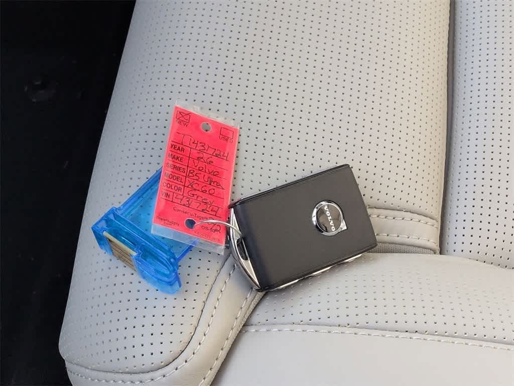 Thumbnail: 2026 Volvo XC60 - 34