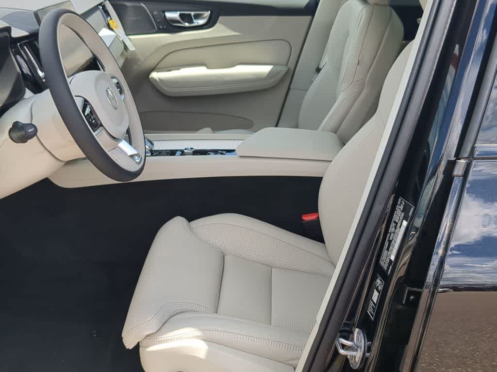Thumbnail: 2026 Volvo XC60 - 15