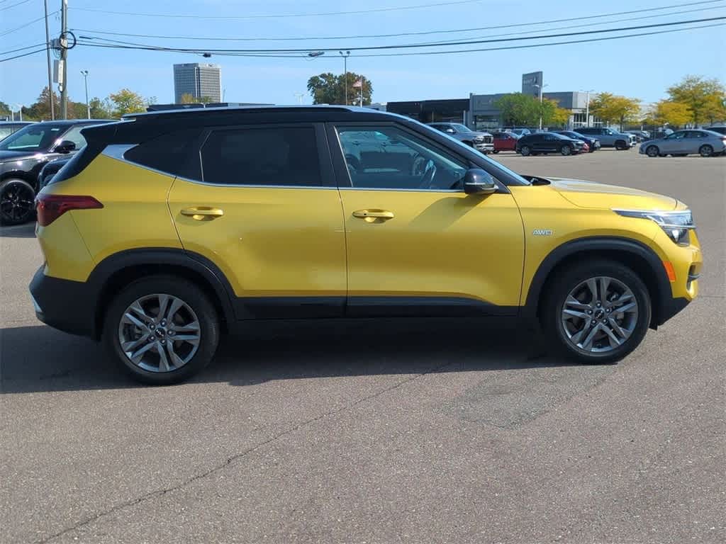 Thumbnail: 2022 Kia Seltos - 7
