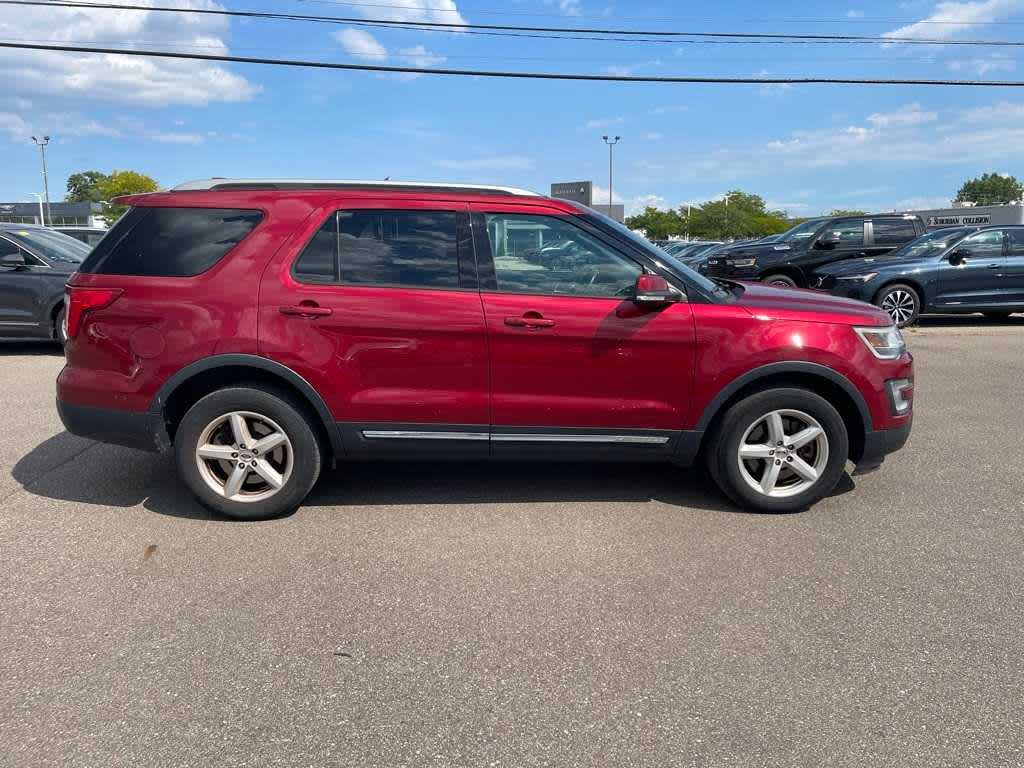 Thumbnail: 2017 Ford Explorer - 6