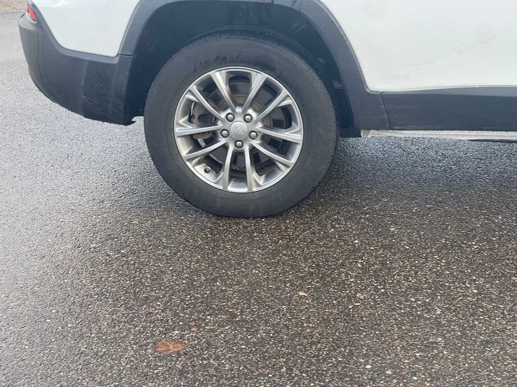 Thumbnail: 2020 Jeep Cherokee - 31