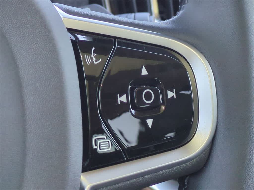 Thumbnail: 2026 Volvo XC90 - 24