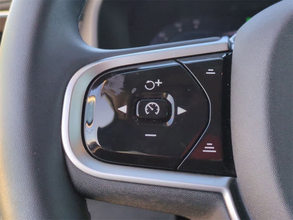 Thumbnail: 2025 Volvo XC90 - 16