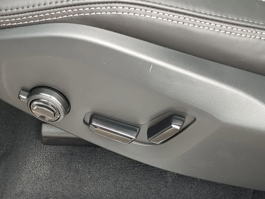 Thumbnail: 2026 Volvo XC90 - 16