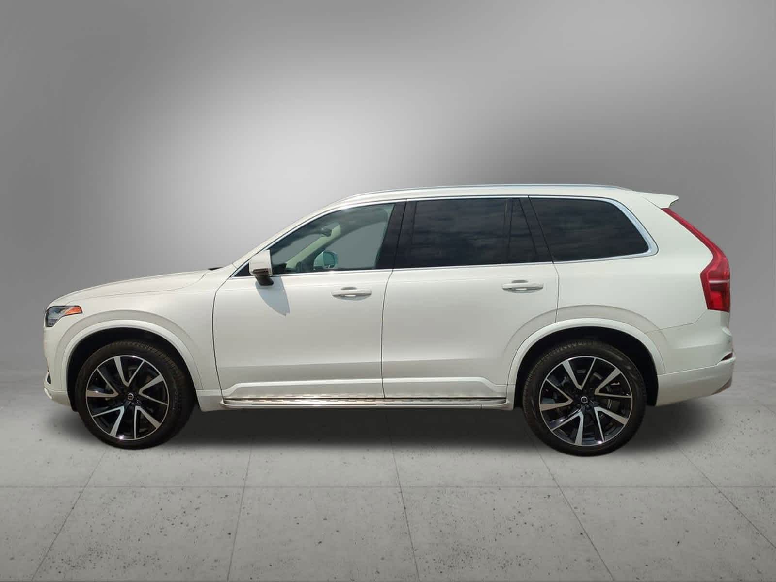 2022 Volvo XC90 T6 Momentum 3
